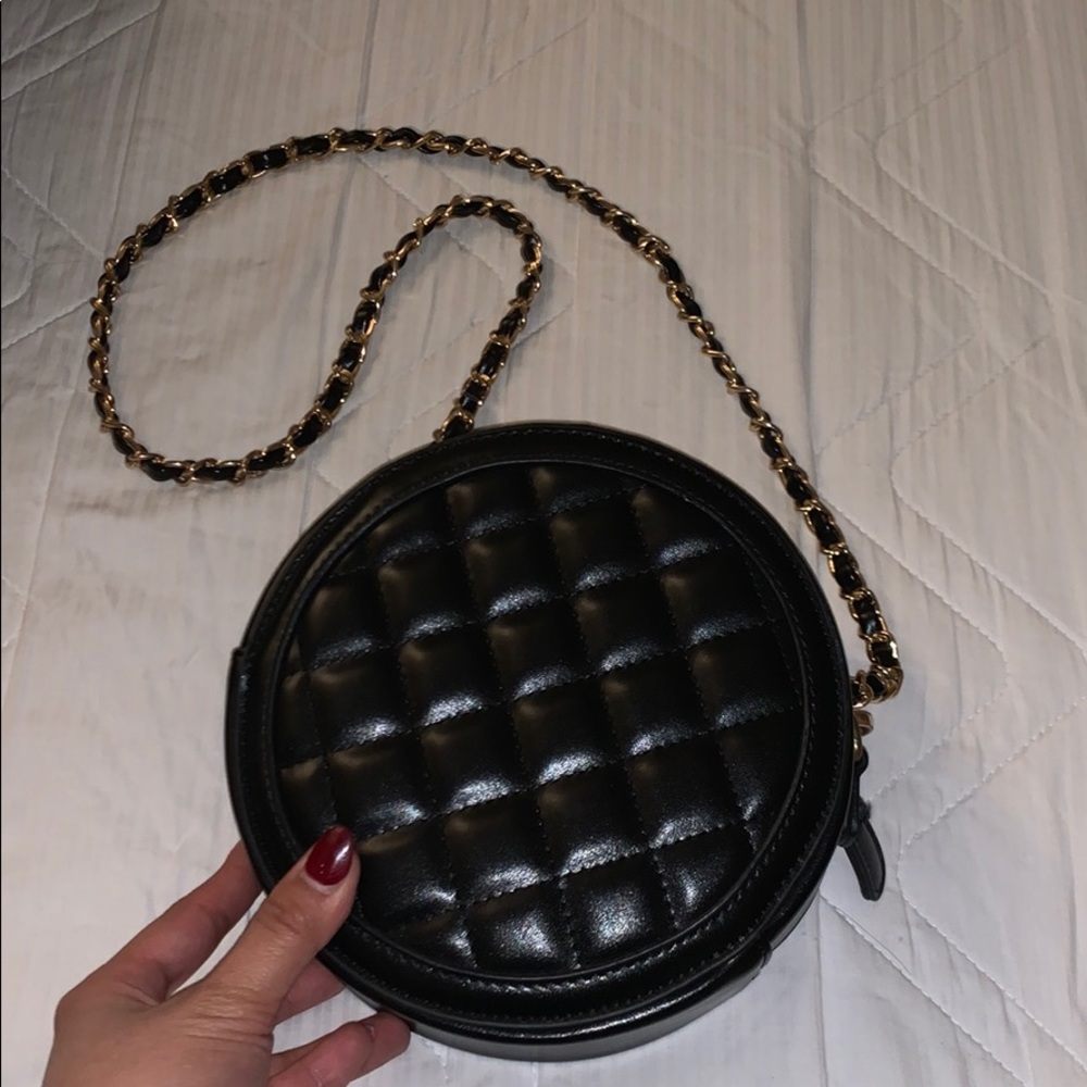 Cross body bag with good condition.